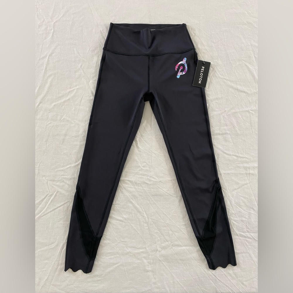 NWT Peloton Women Move Scalloped Hem Legging Black Small